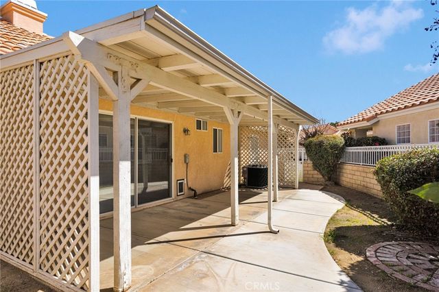 11594 Mountain Meadow Drive, Apple Valley, CA 92308