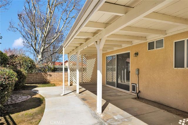 11594 Mountain Meadow Drive, Apple Valley, CA 92308