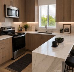 8823 Delco Ave, Winnetka, CA 91306