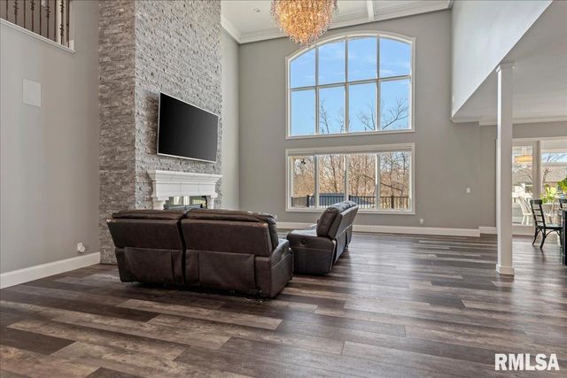 1909 FIELDSTONE Court, Chatham, IL 62629