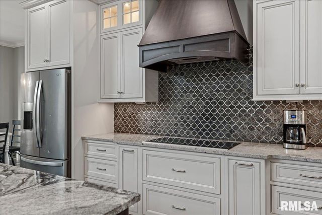 1909 FIELDSTONE Court, Chatham, IL 62629