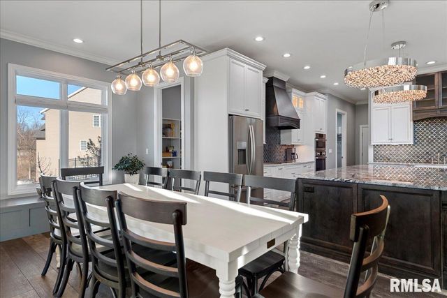 1909 FIELDSTONE Court, Chatham, IL 62629