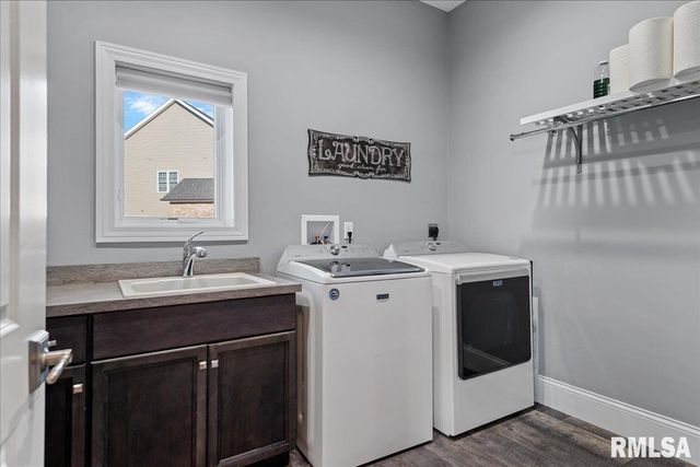 1909 FIELDSTONE Court, Chatham, IL 62629