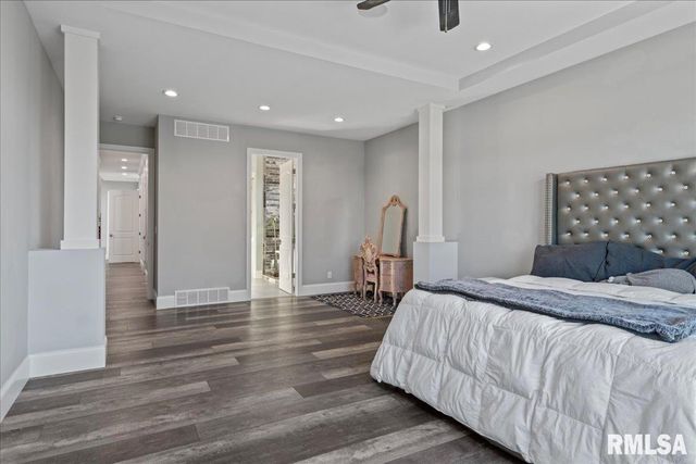 1909 FIELDSTONE Court, Chatham, IL 62629