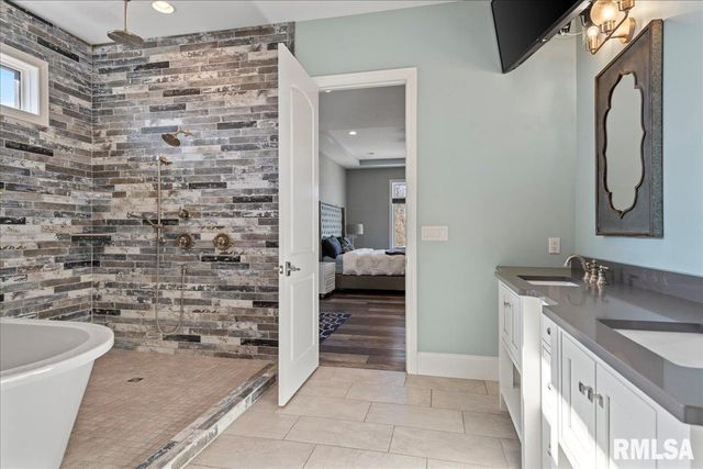 1909 FIELDSTONE Court, Chatham, IL 62629