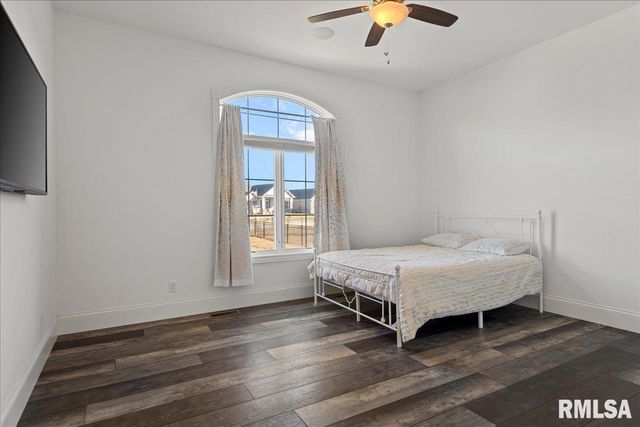 1909 FIELDSTONE Court, Chatham, IL 62629