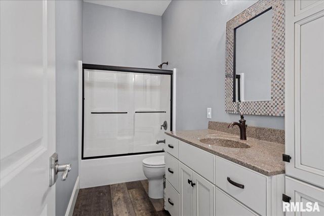 1909 FIELDSTONE Court, Chatham, IL 62629