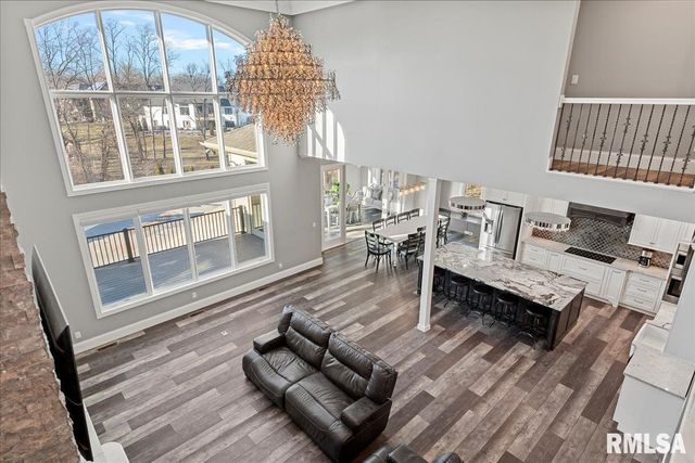 1909 FIELDSTONE Court, Chatham, IL 62629