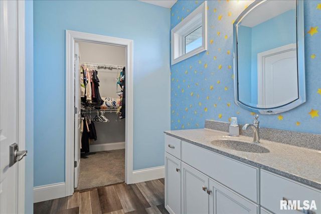 1909 FIELDSTONE Court, Chatham, IL 62629