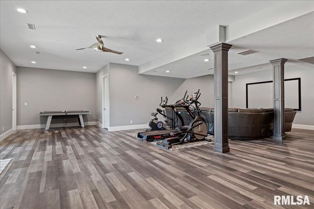 1909 FIELDSTONE Court, Chatham, IL 62629