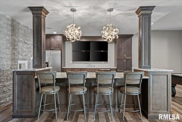 1909 FIELDSTONE Court, Chatham, IL 62629