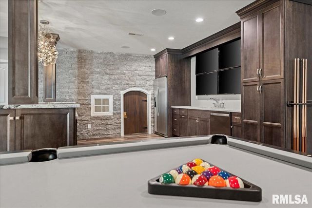 1909 FIELDSTONE Court, Chatham, IL 62629