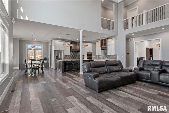 1909 FIELDSTONE Court, Chatham, IL 62629