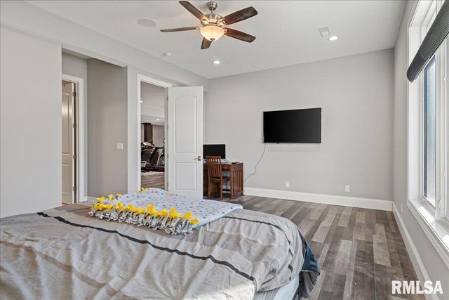 1909 FIELDSTONE Court, Chatham, IL 62629