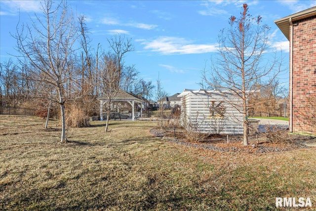 1909 FIELDSTONE Court, Chatham, IL 62629