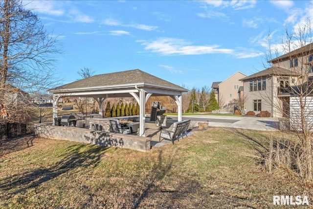 1909 FIELDSTONE Court, Chatham, IL 62629