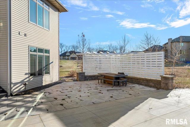 1909 FIELDSTONE Court, Chatham, IL 62629