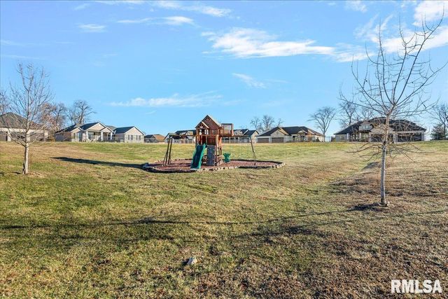 1909 FIELDSTONE Court, Chatham, IL 62629