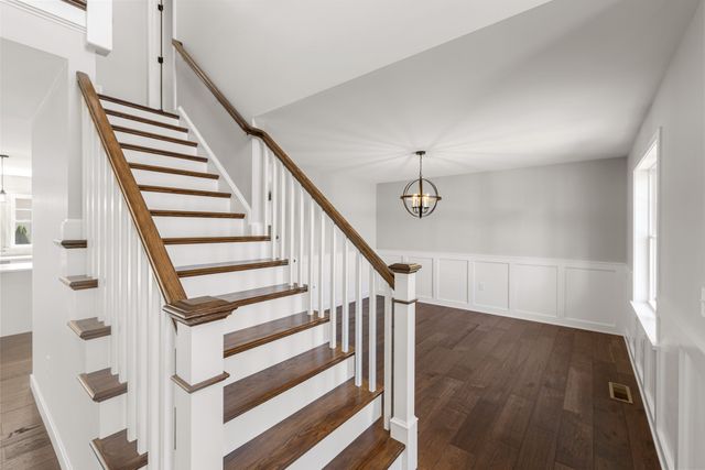 961 Wood St, Fall River, MA 02721