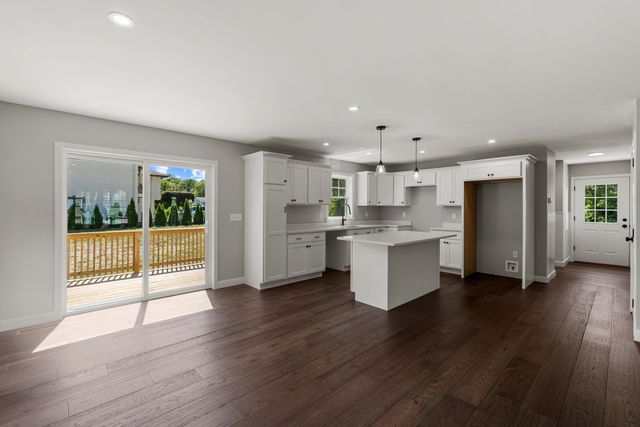 961 Wood St, Fall River, MA 02721