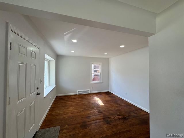 19395 Fairport Street, Detroit, MI 48205