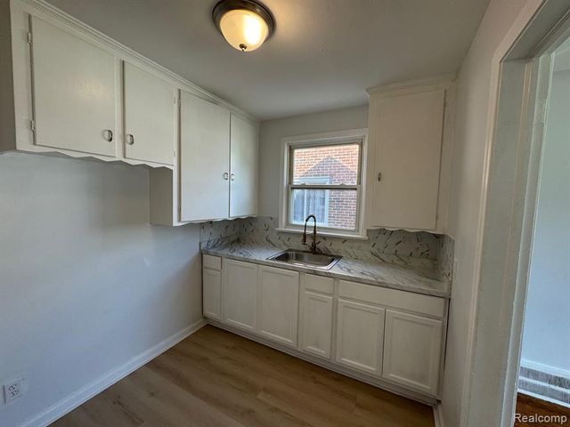 19395 Fairport Street, Detroit, MI 48205