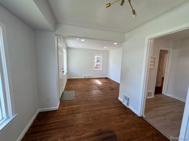 19395 Fairport Street, Detroit, MI 48205