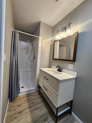 1534 Bay Meadows Drive, Modesto, CA 95350