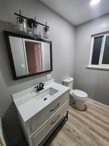 1534 Bay Meadows Drive, Modesto, CA 95350