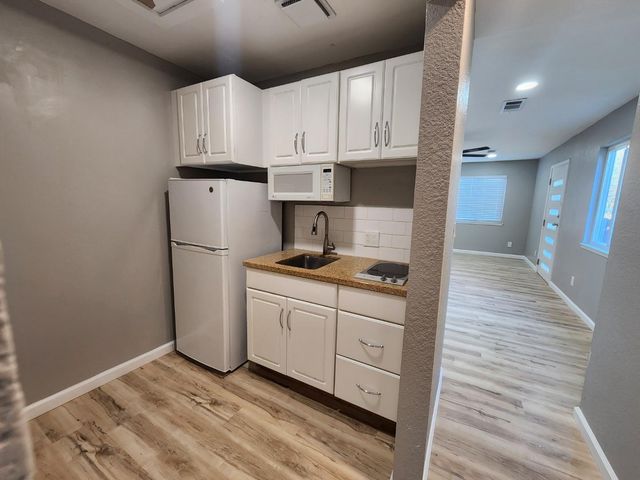 1534 Bay Meadows Drive, Modesto, CA 95350