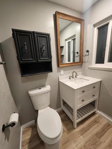 1534 Bay Meadows Drive, Modesto, CA 95350