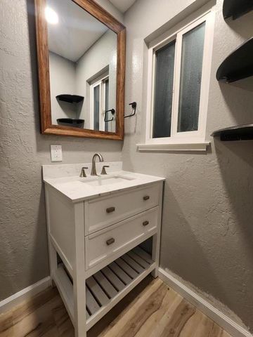 1534 Bay Meadows Drive, Modesto, CA 95350