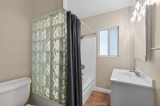 6845 Barcelona Way, Riverside, CA 92504