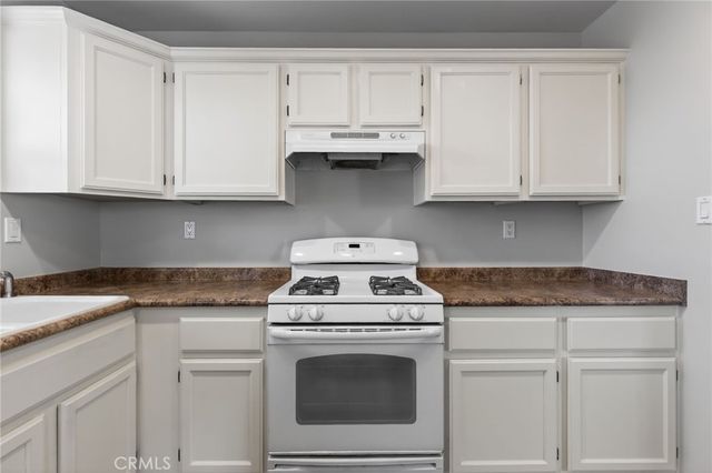 6845 Barcelona Way, Riverside, CA 92504