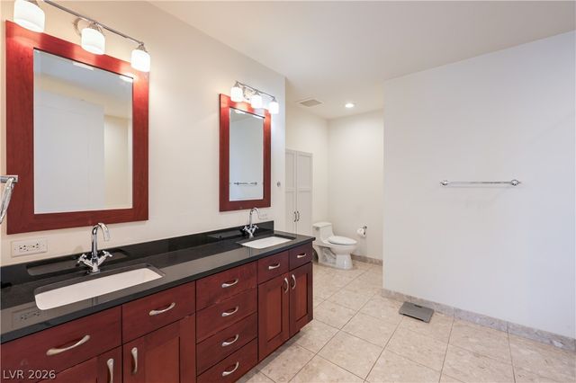 4525 East Dean Martin Drive 2911, Las Vegas, NV 89103