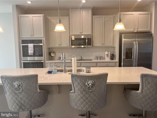 7977 INDEPENDENCE DR, Spotsylvania, VA 22553