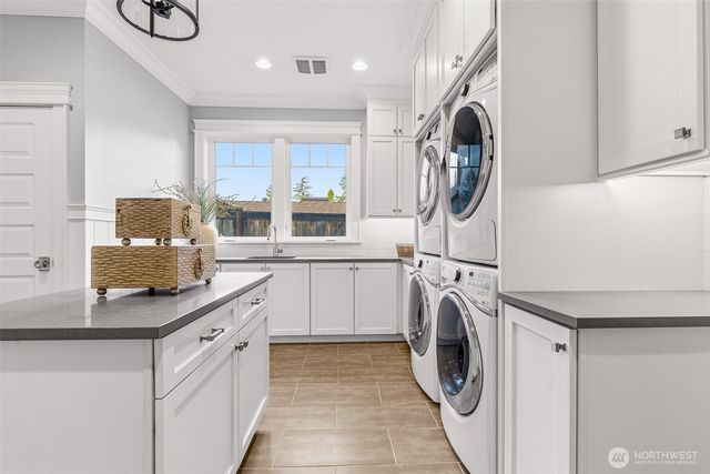 1416 105th Avenue SE, Bellevue, WA 98004