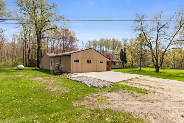 11718 Federal Road, Morley, MI 49336