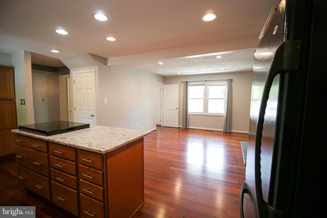 13210 NICKLESON DR, Woodbridge, VA 22193