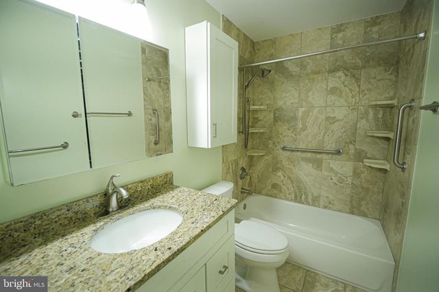 13210 NICKLESON DR, Woodbridge, VA 22193