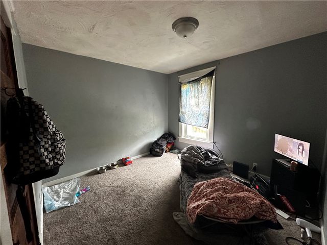 606 Chestnut St, New Castle, PA 16101