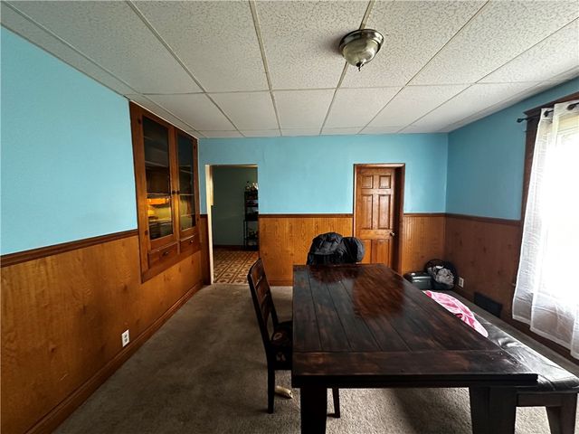 606 Chestnut St, New Castle, PA 16101