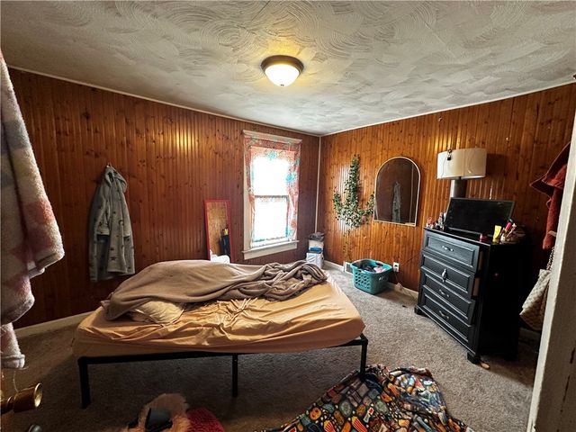 606 Chestnut St, New Castle, PA 16101