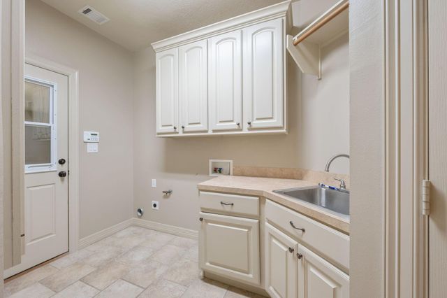 3803 Park Meadow Lane, Bryan, TX 77802