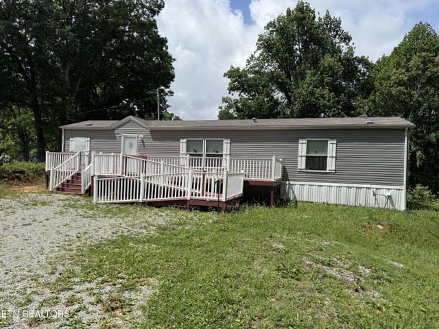 1366 Pearl Hinds Rd, Jamestown, TN 38556