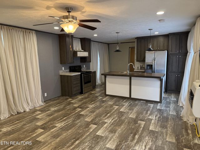 1366 Pearl Hinds Rd, Jamestown, TN 38556