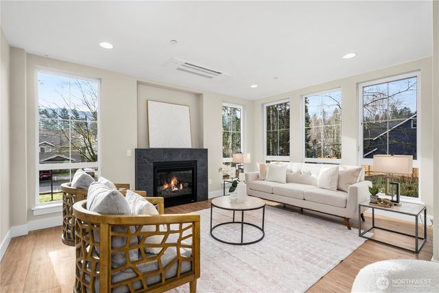 537 NW Juniper Street, Issaquah, WA 98027