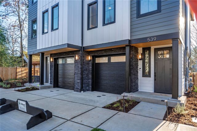 537 NW Juniper Street, Issaquah, WA 98027