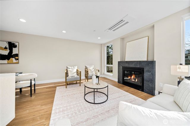 537 NW Juniper Street, Issaquah, WA 98027