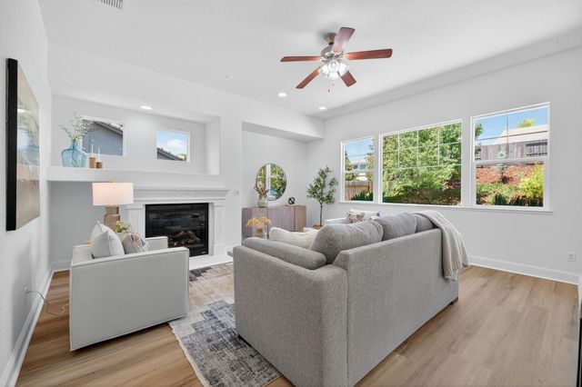 2206 Appaloosa Ct, Folsom, CA 95630